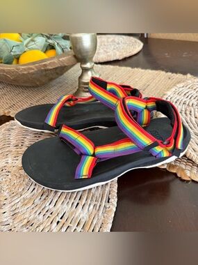 Teva Kids' Hurricane XLT 2 rainbow pride